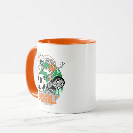 BUGS BUNNY™ Kicking Soccer Goal Tasse (Vorderseite Links)