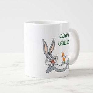 BUGS BUNNY™ liegt und isst Karotte Jumbo-Tasse
