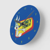 BUGS BUNNY™ LOONEY TUNES™ Retro-Patch Runde Wanduhr (Winkel)