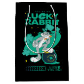 BUGS BUNNY™ Lucky Rabbit Mittlere Geschenktüte (Vorderseite)