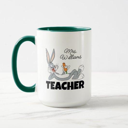 BUGS BUNNY™ Lying Down Eating Carrot Teacher Tasse (Links)