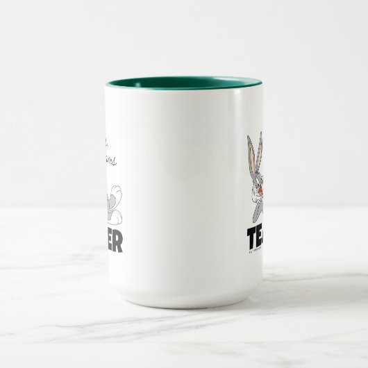 BUGS BUNNY™ Lying Down Eating Carrot Teacher Tasse (Zentrum)