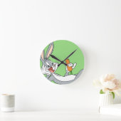 BUGS BUNNY™ Lying Down Ess Karotte Runde Wanduhr (Zuhause)