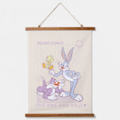 BUGS BUNNY™, TWEETY™, SYLVESTER™ Squad Goals Wandteppich Mit Holzrahmen (Vorderseite)