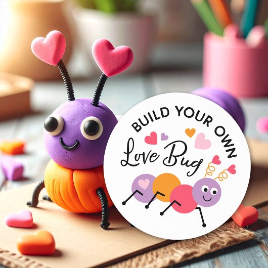 Build a Love Bug Playdough Valentine Label Runder Aufkleber
