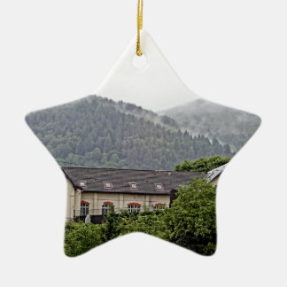 BuildingInTheHills Keramik Ornament