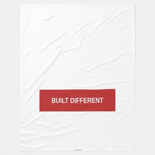BUILT DIFFERENT Fleece-Decke — Roter Kasten-Throw Fleecedecke (Vorderseite)