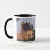 Buland Darwaza Tor des Sieges) zur Dargah Tasse (Links)