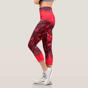 Bull Capri-Leggings in der Nacht der Roten Sterne Capri Leggings