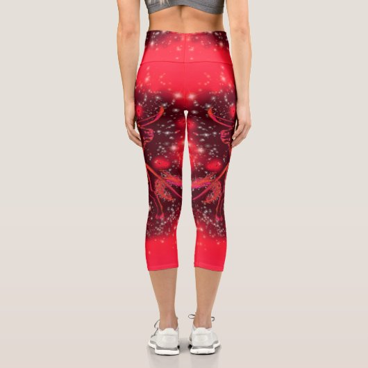 Bull Capri-Leggings in der Nacht der Roten Sterne Capri Leggings (Rückseite)
