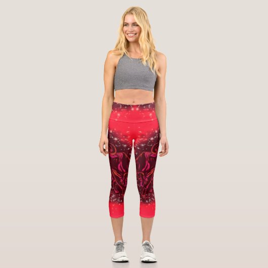 Bull Capri-Leggings in der Nacht der Roten Sterne Capri Leggings (Vorderseite)