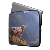 Bull in den Alpen (von Eugène Burnand) Laptopschutzhülle (Vorderseite Links)