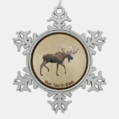 Bull Moose auf altem Papier Schneeflocken Zinn-Ornament (Vorderseite)