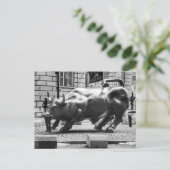 Bull of Wall Street, NYC Postkarte (Stehend Vorderseite)
