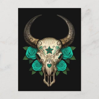 Bull Sugar Skull mit Aquamarinen Rose auf schwarz Postkarte
