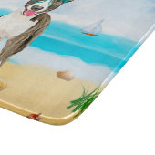 Bull Terrier Dog on Beach Schneidebrett (Ecke)