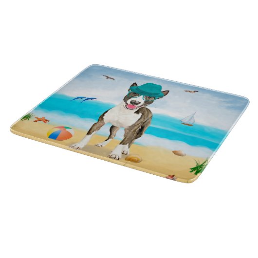 Bull Terrier Dog on Beach Schneidebrett (Ecke)
