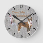 Bull Terrier Double Trouble Runde Wanduhr (Vorderseite)