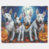 Bull Terrier Halloween Spooky Fleecedecke (Vorderseite (Horizontal))