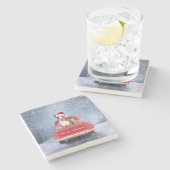 Bull Terrier Hund im Schnee sitzen in Weihnachten Steinuntersetzer (Seitenansicht)