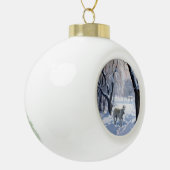 Bull Terrier Lass es Weihnachten schnee Keramik Kugel-Ornament (Links)