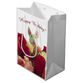 Bull Terrier mit Rose - Happy Birthday! Mittlere Geschenktüte (Vorderseite Schrägansicht)