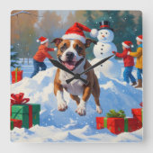 Bull Terrier Weihnachtsfest Schneeszene Quadratische Wanduhr (Vorderseite)