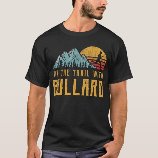 BULLARD Running - Auf dem Pfad mit Familienname T-Shirt (Vorderseite)
