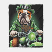Bulldog Autofahrrad St. Patrick's Day Fleecedecke (Vorderseite)