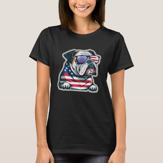 Bulldog feiert die USA mit der Fahne am 4. T-Shirt (Vorderseite)