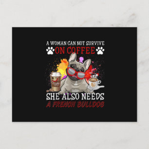 Bulldog-Geschenk Kaffee Sie braucht auch Französ Feiertagspostkarte