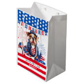 Bulldog Happy 4. Juli America Independence Day Mittlere Geschenktüte (Vorderseite Schrägansicht)