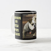 BULLDOG / ICH TRINKEN UND KUDDLE AUCH MIT DEN LADI ZWEIFARBIGE TASSE (Vorderseite Links)