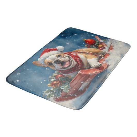 Bulldog in Sledge Lass es Schnee Weihnachten Badematte (Schrägansicht)