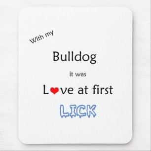 Bulldog-Liebe bei First Lick Mousepad