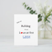 Bulldog-Liebe bei First Lick Postkarte (Stehend Vorderseite)