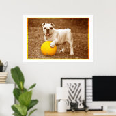 Bulldog mit Ball-Poster Poster (Heimbüro)