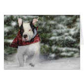 Bulldog Rescue Pup Dashing durch den Schnee (Vorderseite (Horizontal))