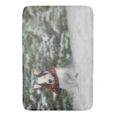 Bulldog Rescue Pup Dashing durch den Schnee Badematte (Vorderseite Vertikal)
