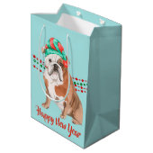 Bulldog Weihnachtsmannmütze Holiday String Beads Mittlere Geschenktüte (Rückseite Schrägansicht)