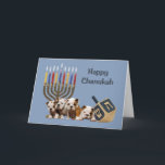 Bulldogge Chanukah Karte Menorah Dreidel2<br><div class="desc">Familie und an Freunde während der Chanukah Jahreszeit sich zu erinnern ist eine wunderbare Weise, in Kontakt mit den Leuten Sie ungefähr zu behalten Liebe und Sorgfalt. Ich schuf diese HundChanukah Karten mit Liebe und Sorgfalt und ich sind jedermann sicher, dem Liebehunde erfreut werden, um sie zu empfangen. Sie haben...</div>