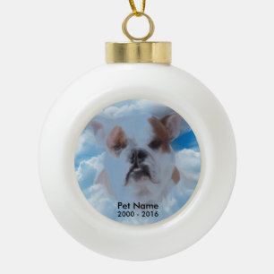 Bulldogge mit Himmelswolken Keramik Kugel-Ornament
