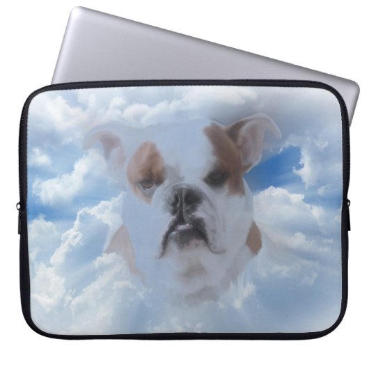 Bulldogge mit Himmelswolken Laptopschutzhülle (Vorderseite)