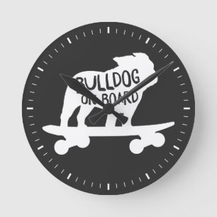 Bulldogge-Skateboard-Bulldogge an Bord Runde Wanduhr