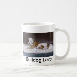 Bulldoggen-Liebe. Amerikanische Bulldoggen-Malerei Kaffeetasse