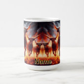 Bullen, die sich durch eine zwielichtige Landschaf Kaffeetasse (Mittel)