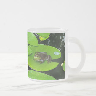 Bullfrog auf Lilypads Mattglastasse