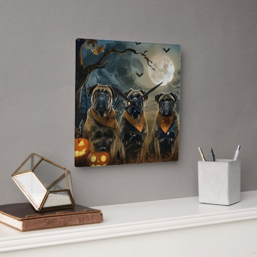 Bullmastiff Halloween Spooky Quadratische Wanduhr (Büro)