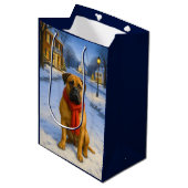 Bullmastiff Holiday Card Mittlere Geschenktüte (Vorderseite Schrägansicht)