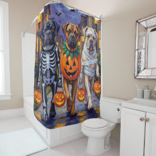 Bullmastiff-Süßigkeiten-sammeln-Halloween-Kostüme Duschvorhang
